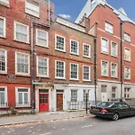High Ceiling Modern Apartment Heart Of Central London